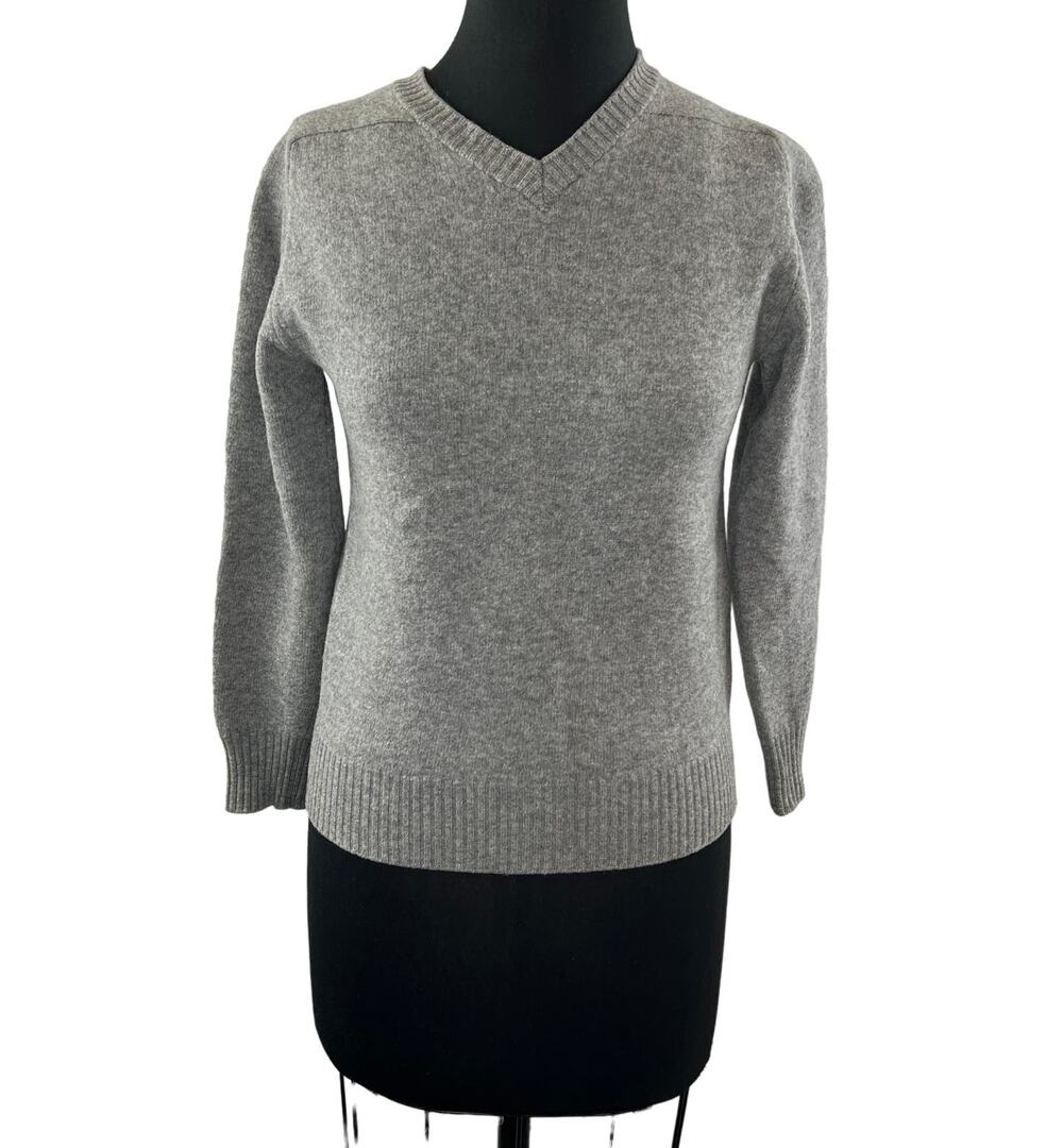 A.P.C. Gray Knit Long Sleeve V-Neckline Ribbed Hem & Cuffs Pullover Sweater XS?